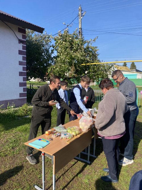 В Ташкирменской школе прошла Ярмарка Добра «Помощь СВОим»