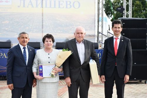 На Дне города наградили семейные пары, супружеский стаж которых 50 и более лет