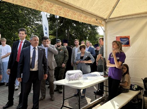 Глава района Ильдус Зарипов оценил мастерство местных ремесленников в День города
