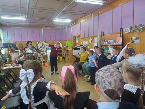 Үзәк балалар китапханәсе мәктәп укучылары өчен уен-дәрес оештырды