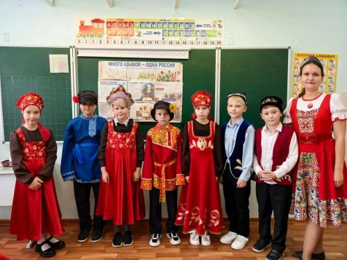 Орловские школьники присоединились к празднованию Дня языков народов России