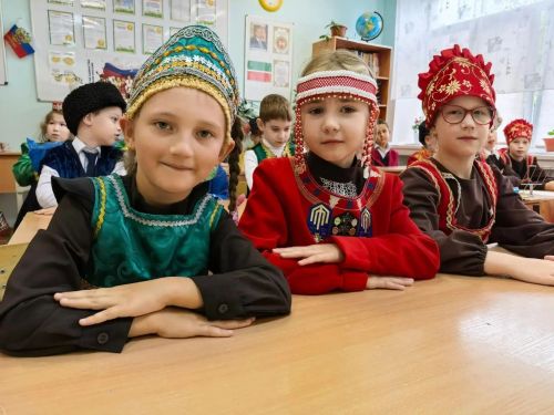 Орловские школьники присоединились к празднованию Дня языков народов России