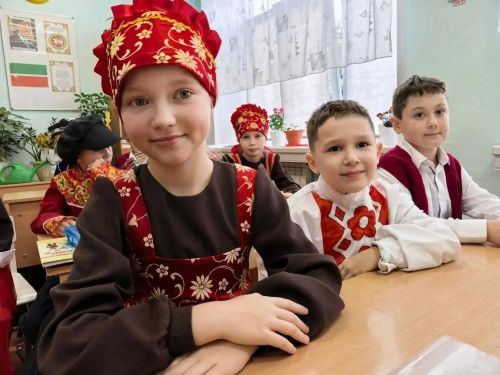 Орловские школьники присоединились к празднованию Дня языков народов России