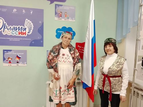 Познавательный час «Сила России — в единстве народов» прошёл в Сокуровской библиотеке