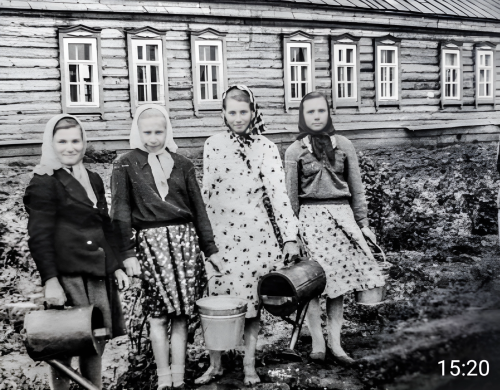 Фотографии из семейного архива Андреевых рассказывают о жителях Больших Кабан в 50-60-х годах ХХ века
