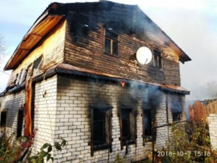 В Лаишевском районе сгорел двухэтажный дом