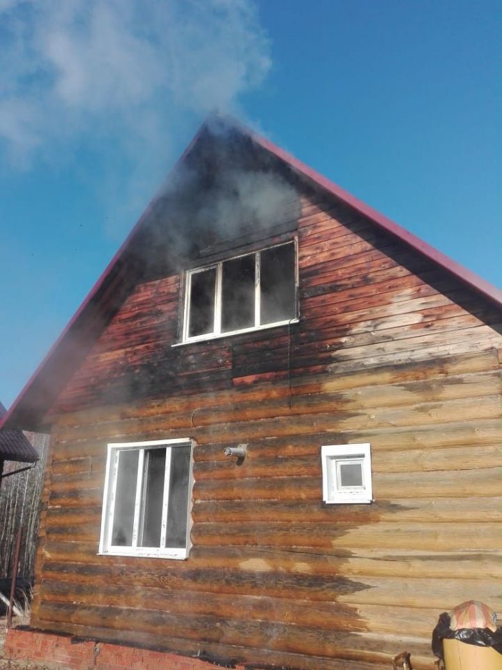 В Лаишеве произошел пожар в частном жилом доме