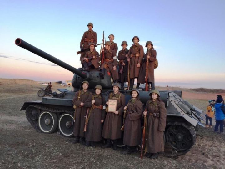 Столбищенские школьники участвовали в реконструкции «Битвы за Сталинград»