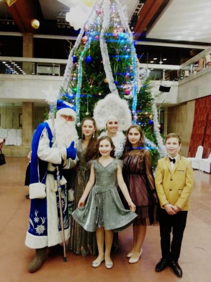 Юные артисты из Больших Кабан выступали на новогоднем празднике в Казани