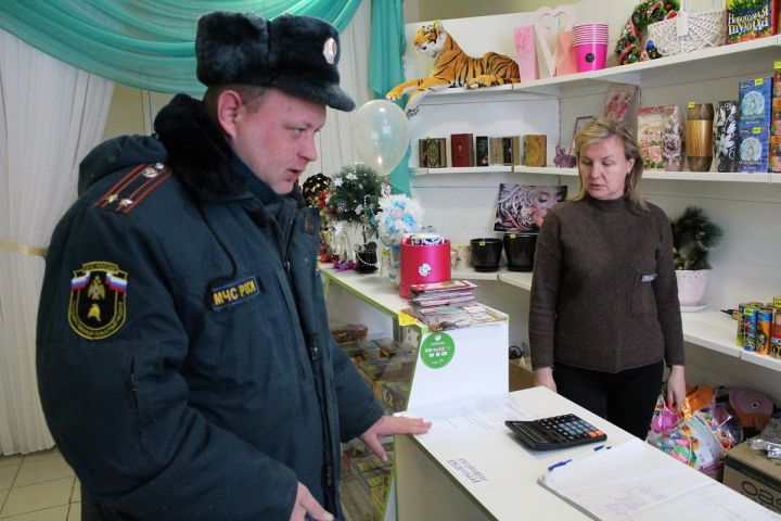 В Лаишевском районе проводятся проверки реализации пиротехники