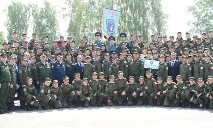 Лучшие татарстанские кадеты отправились в оборонно-спортивный оздоровительный лагерь