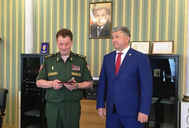 Главе Лаишевского района вручили медаль «За содействие»