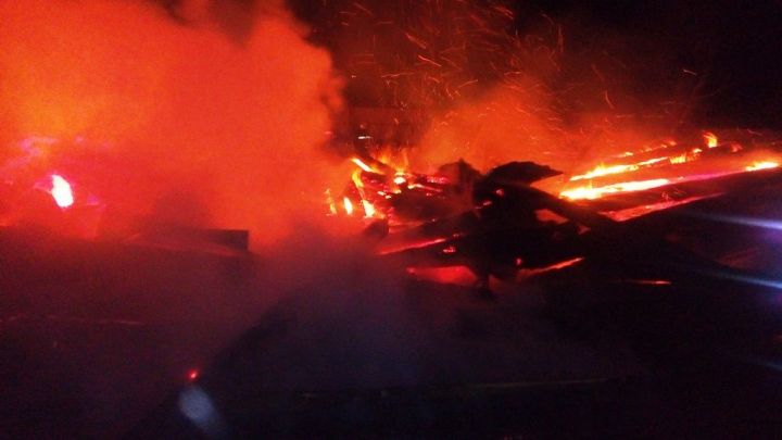 В Лаишевском районе огонь уничтожил садовый дом