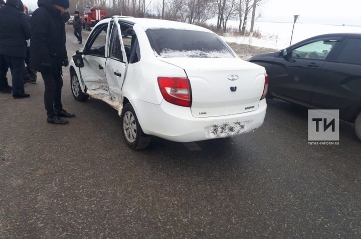 Очевидцы сняли на видео последствия ДТП в Лаишевском районе РТ на трассе Казань – Оренбург
