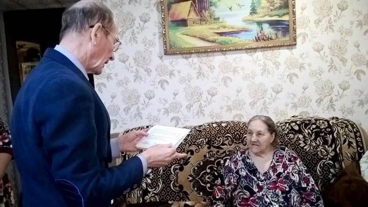 Отметила 90 лет жительница Лаишева Анна Петровна Киселева