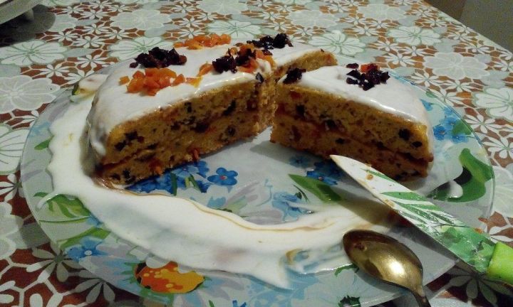 Торт-пирог "Морковный с черносливом и курагой"