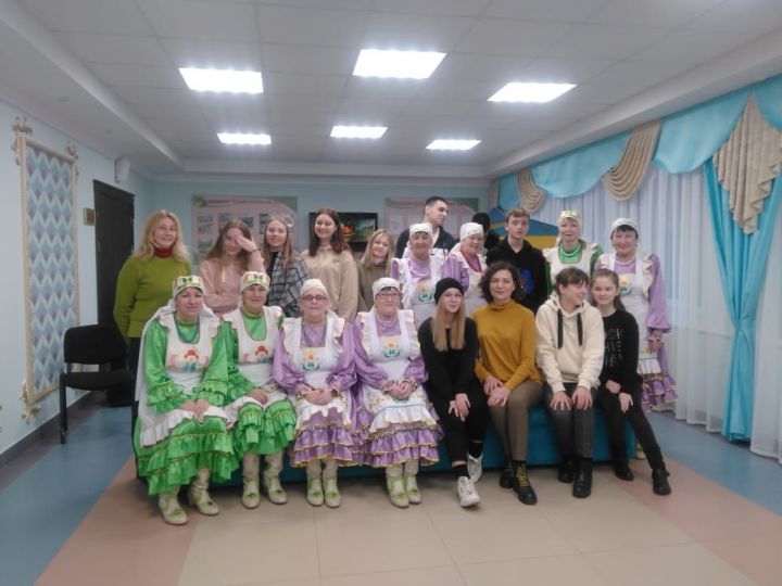 Московские туристы познакомились в Лаишевском районе с культурой татарского народа