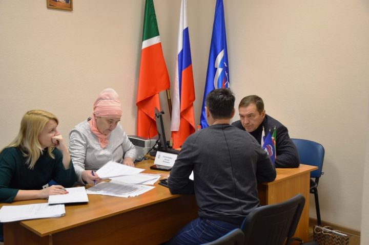 Депутаты помогают решить проблемы жителям Лаишевского района