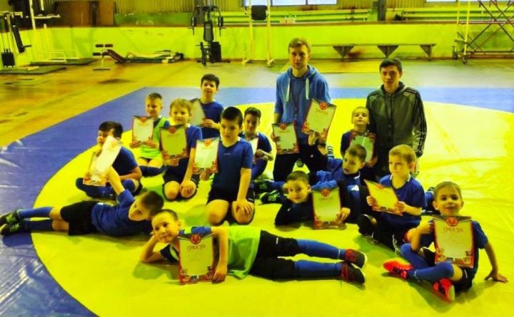 В Лаишевском районе прошел мини-футбольный турнир, посвященный Дню защитника Отечества