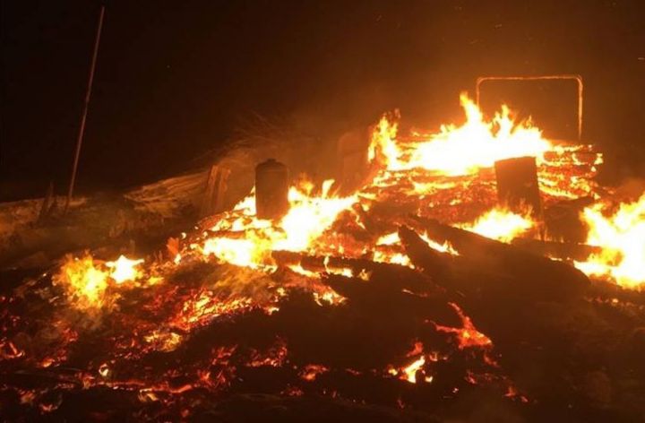В ночном пожаре в Лаишевском районе погибли два человека