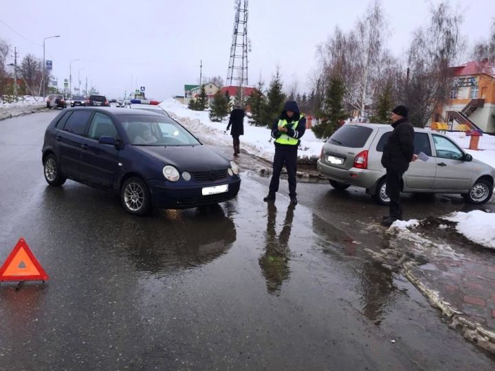 Сегодня, 28.03.2019 г., в Лаишеве столкнулись две машины