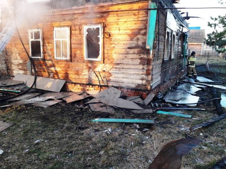 Ночной пожар уничтожил здание школы