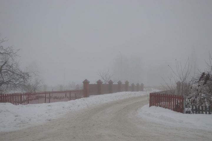 Погода: туман с гололедицей прописались в Лаишевском районе