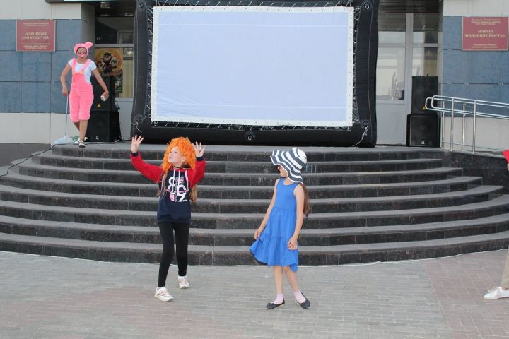 Лаишевские дети и родители отметили день рождения «Союзмультфильма»