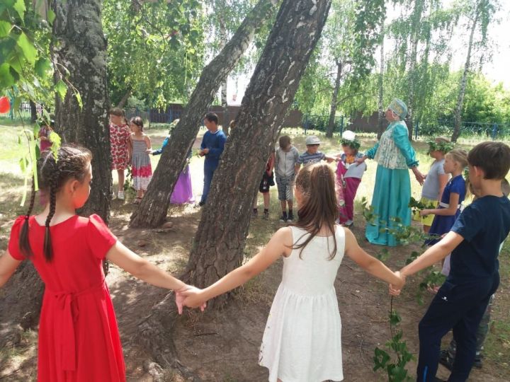 Лаишевские дети узнали о традициях празднования Троицы
