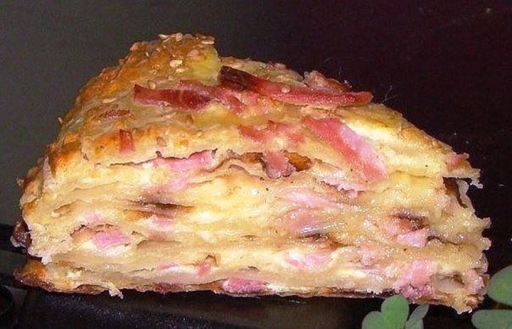 Пирог с сосисками на скорую руку