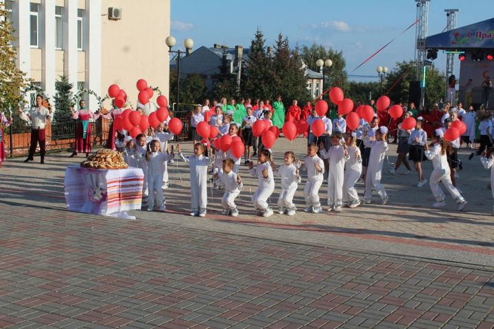 Лаишевцы празднуют 462-ой день рождения любимого города