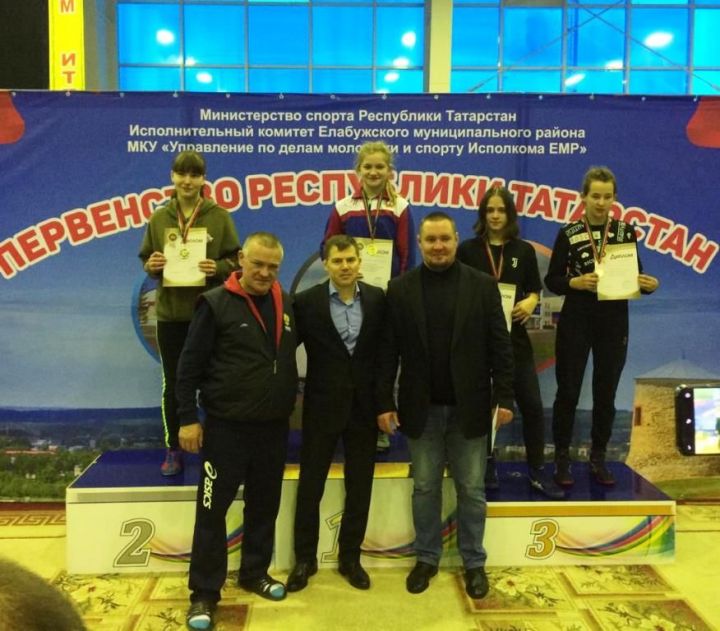 Три медали первенства РТ- у лаишевских борцов