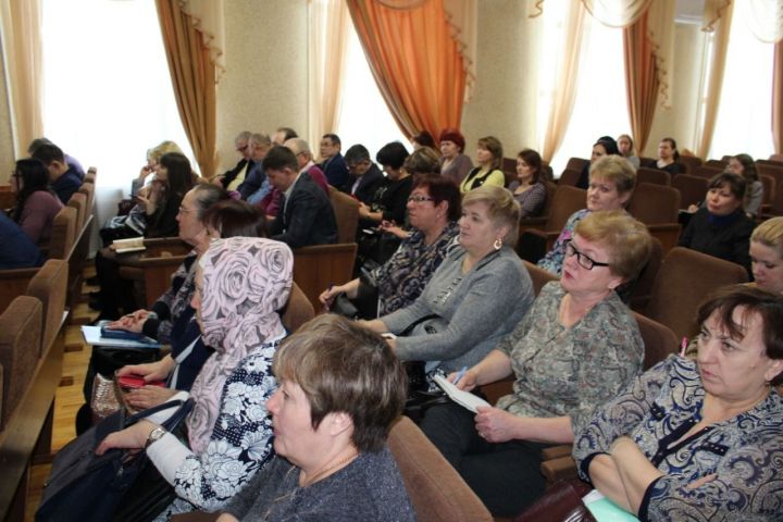 Руководителей организаций Лаишевского района учат основам архивного дела