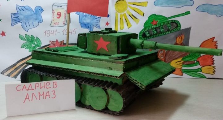 Школьники Лаишевского района создают модели танков