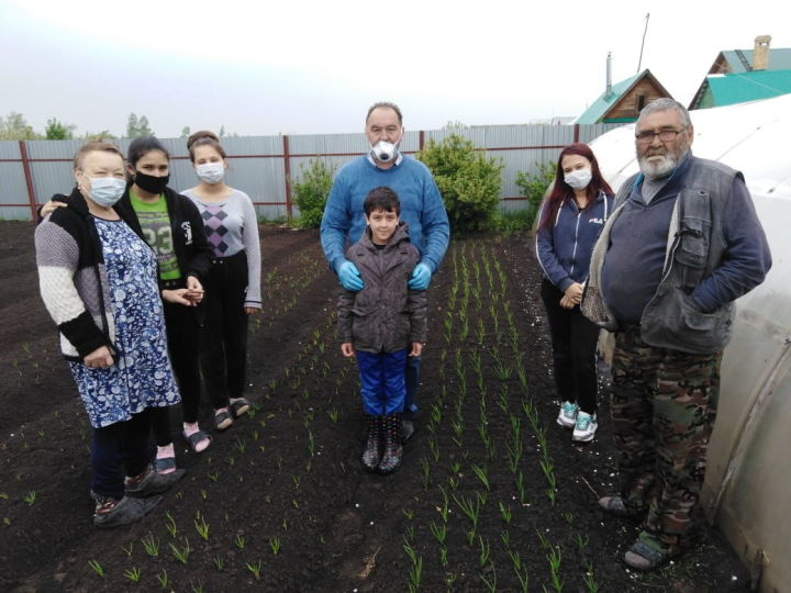 В Лаишевском районе многодетные сельчане получили бесплатные семена