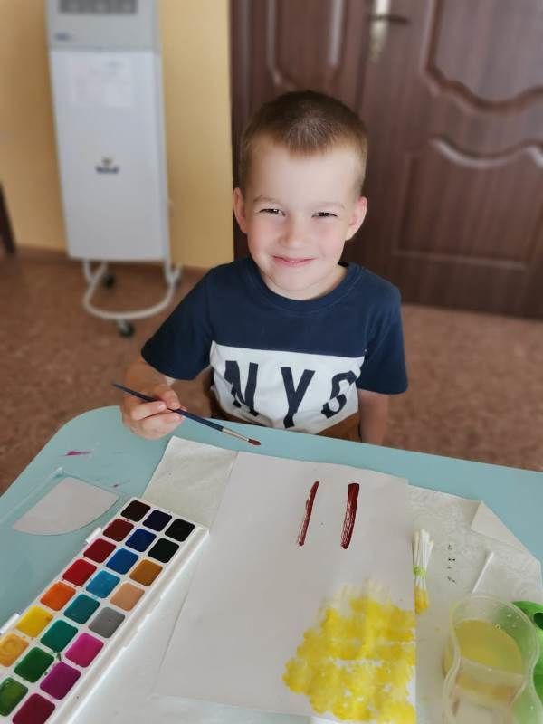 Более 100 работ прислали лаишевские дети на конкурс "Люблю тебя, моя Россия"