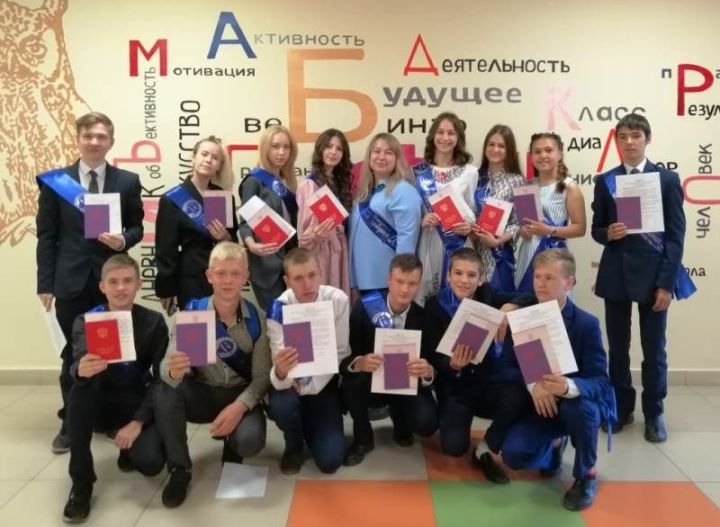 В Лаишевском районе продолжается вручение аттестатов выпускникам школ