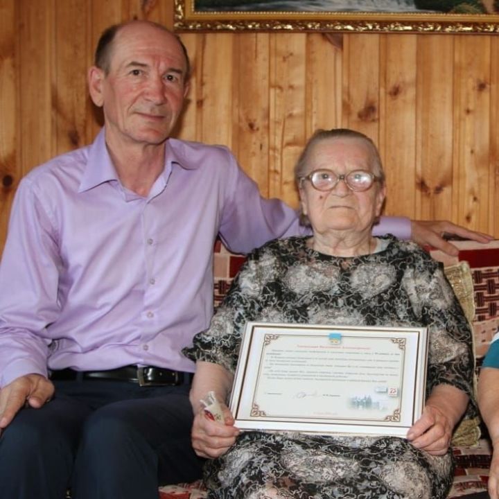 Жительницу города Лаишево поздравили с 95-летием