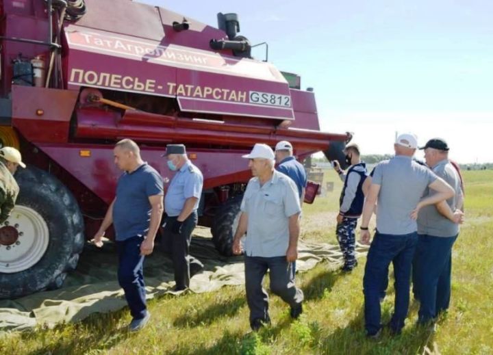 В Лаишевском районе состоялся смотр сельхозтехники к уборочной страде