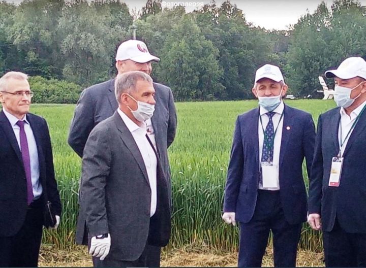 Трехдневный агрофорум в Лаишевском районе посетил Рустам Минниханов