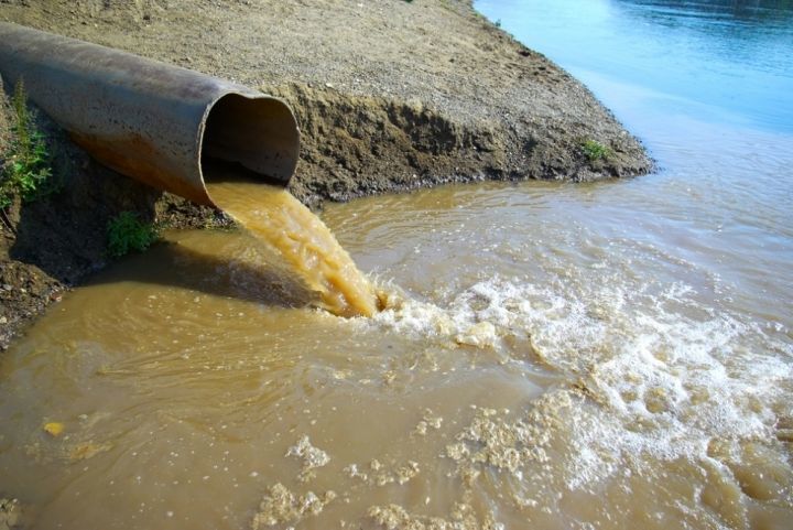 Приняты меры по факту сброса загрязненных сточных вод на территории Лаишевского района