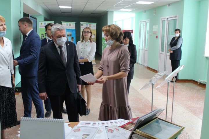 Министр образования Татарстана посетил Лаишевский техникум