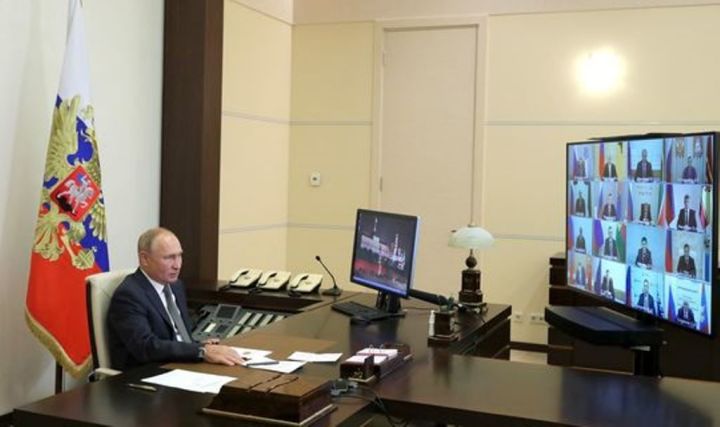 ​​​​​​​Путин : «Рустам Нургалиевич, рассчитываю, что как и в&nbsp;предыдущие годы, вы&nbsp;будете работать с&nbsp;полной отдачей»