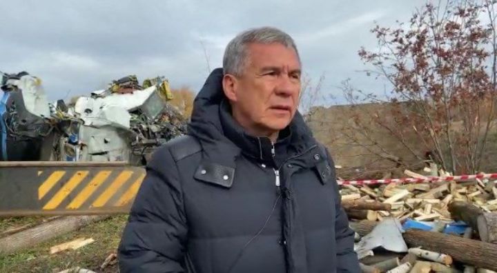 Рустам Минниханов побывал на месте авиакатастрофы под Мензелинском