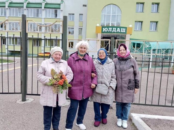 Лаишевский РДК в гостях у престарелых и инвалидов