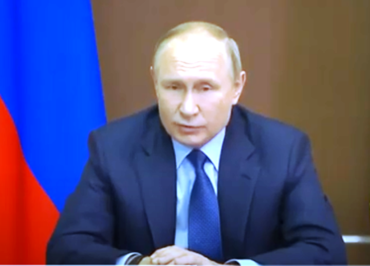 Президент России прошел назальную вакцинацию от Covid-19