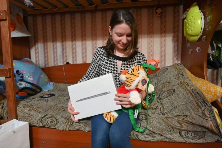 Президент Татарстана подарил девочке из Казани ее мечту