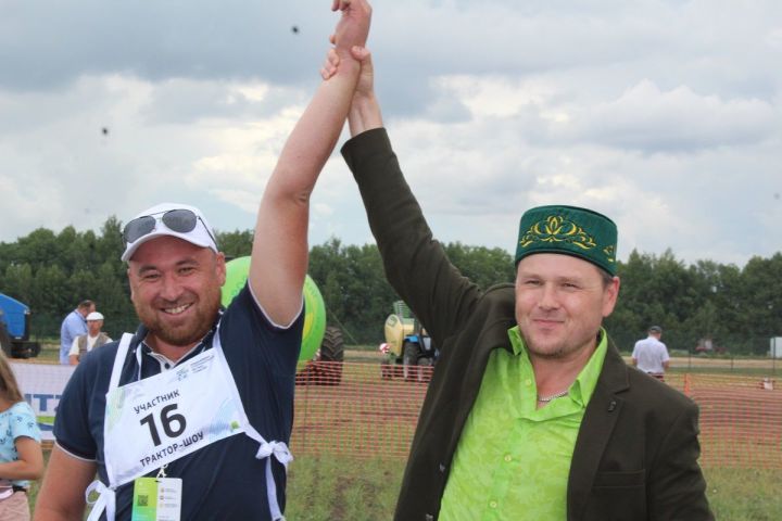 Победителем «Трактор-шоу» стал тракторист из Ютазинского района
