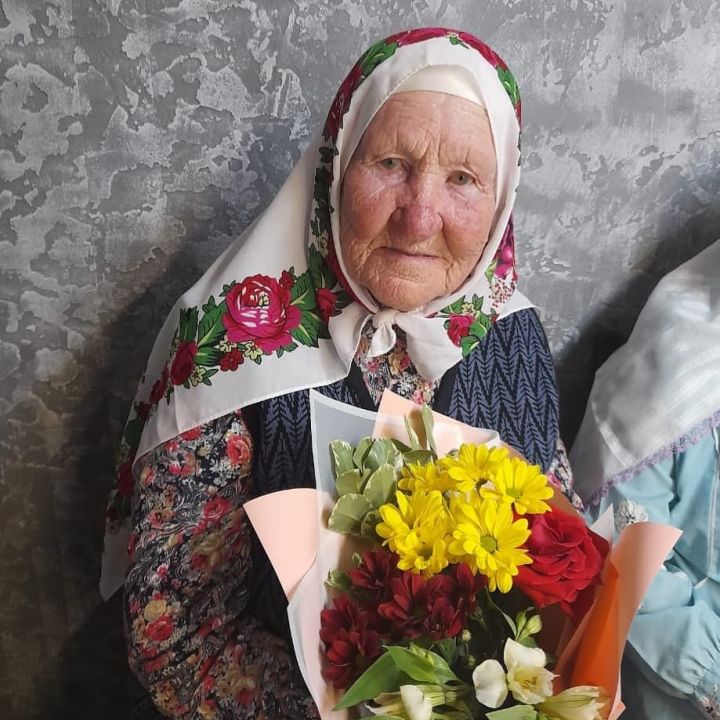 Жительнице Бимы Шамзиган Гайнутдиновне Шарафуковой исполнилось  90 лет