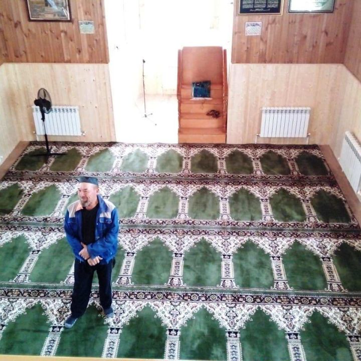 Ильдус Дияров помог отремонтировать мечеть